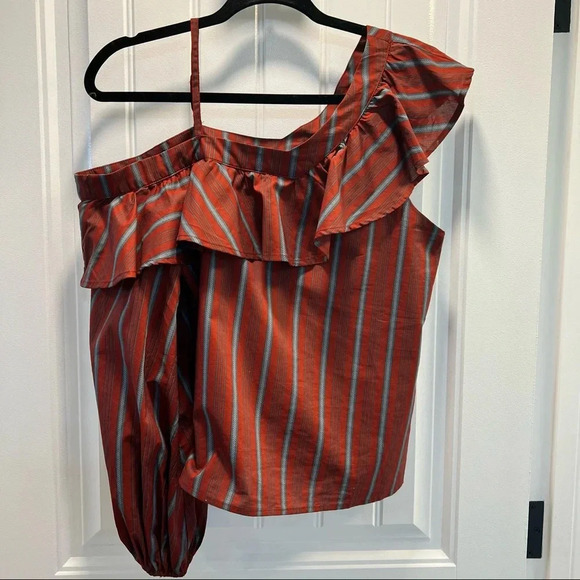 J.O.A. Los Angeles maroon blouse. One long sleeve. Size Medium. - Picture 3 of 5